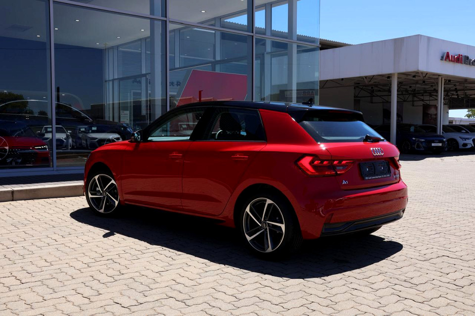 AUDI A1 SPORTBACK 30 TFSI BLACK EDITION S-TRONIC, image 2