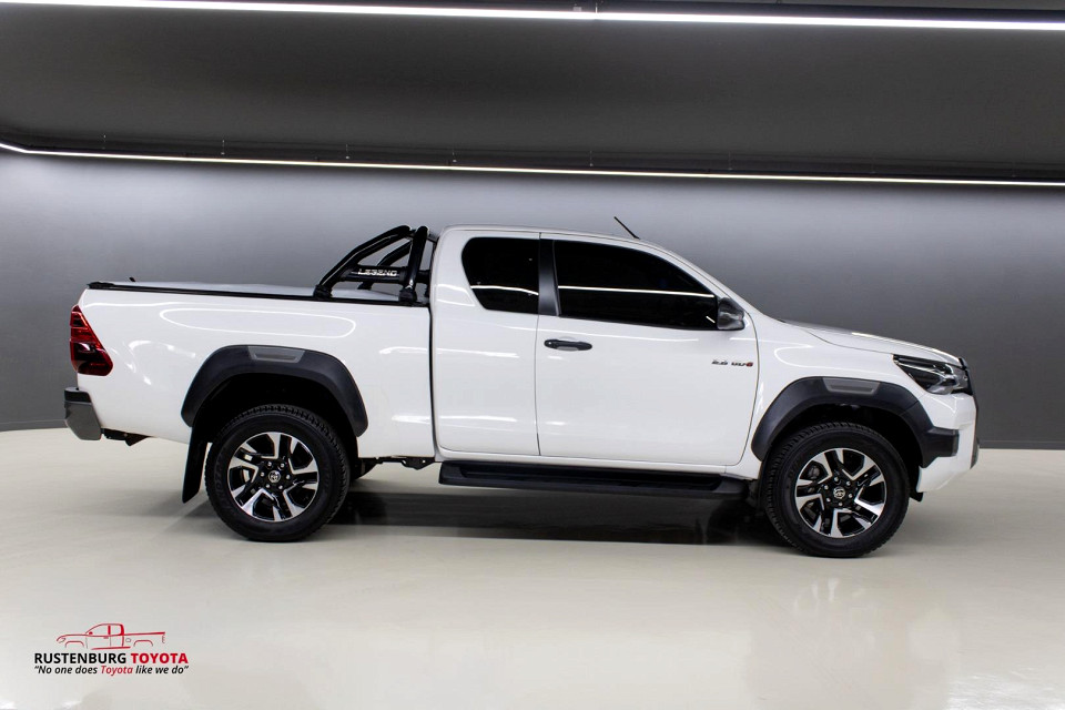 TOYOTA HILUX 2.8 GD-6 RB LEGEND A/T P/U E/CAB, image 2