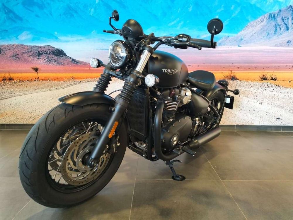 Triumph Boneville Bobber, image 2