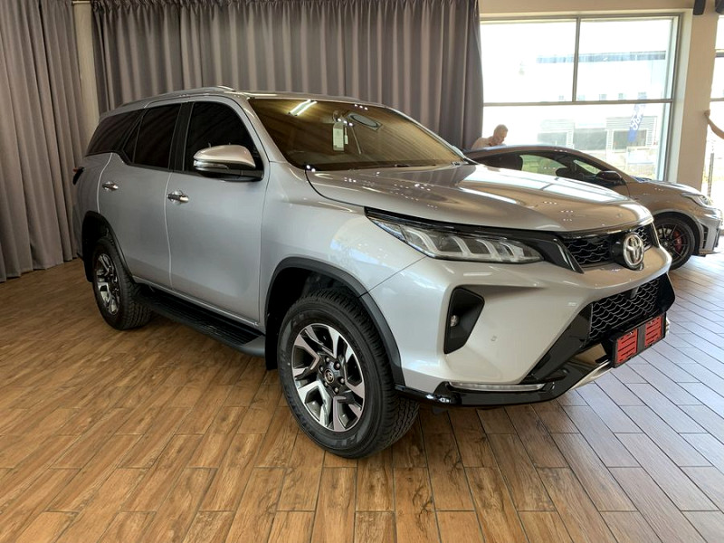 TOYOTA  FORTUNER 2.8GD-6 R/B A/T, image 1