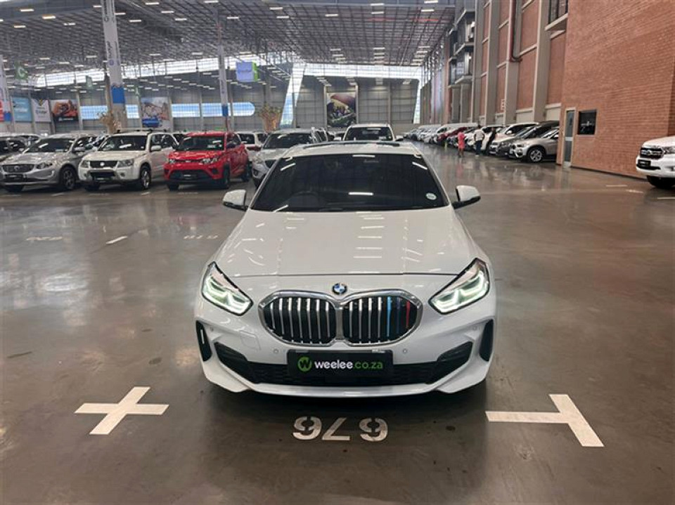 BMW 118i M Sport, image 1