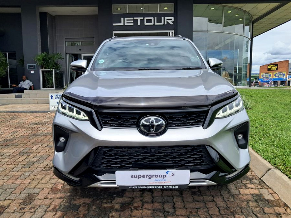 TOYOTA FORTUNER 2.8GD-6 VX A/T, image 2
