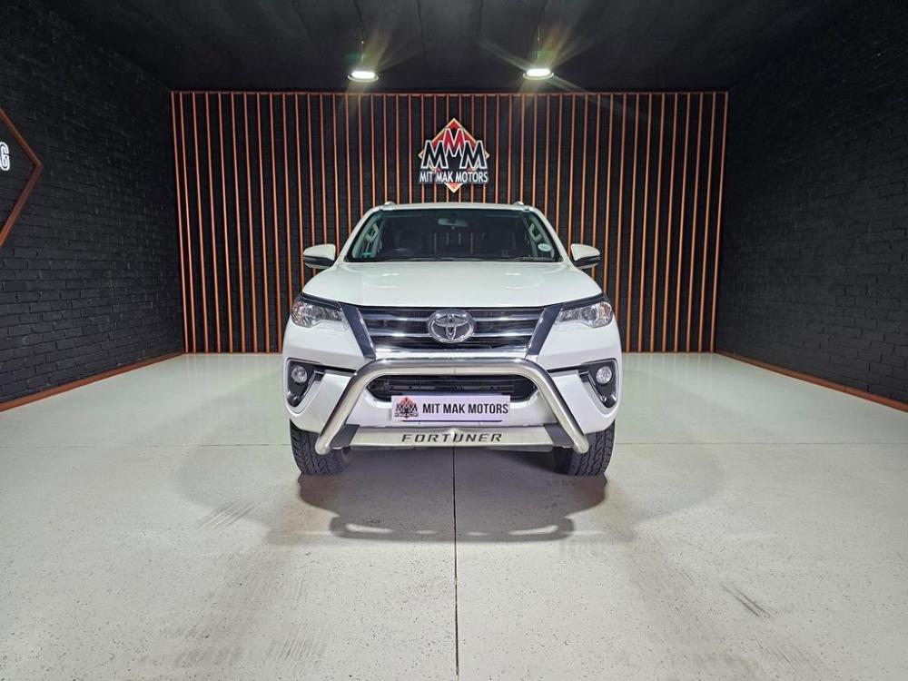 Toyota Fortuner 2.4GD-6 M/T, image 2