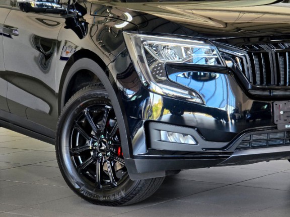 MAHINDRA XUV 700 2.0 AX7 A/T BLACK EDITION (7 SEAT), image 2