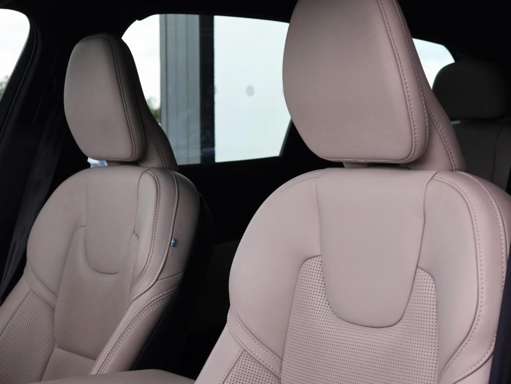 Volvo XC60 B5 Plus Dark Geartronic AWD, image 2