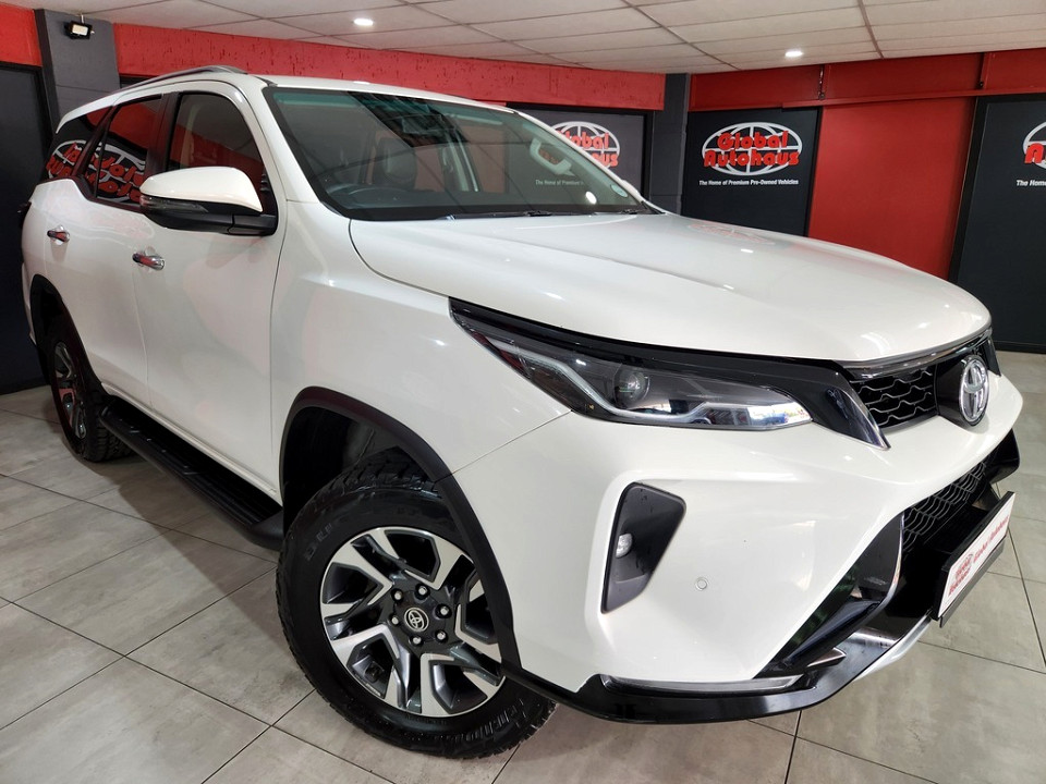 TOYOTA  FORTUNER 2.4GD-6 R/B A/T, image 1
