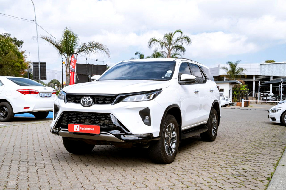 TOYOTA FORTUNER 2.8GD-6 4X4 A/T, image 2