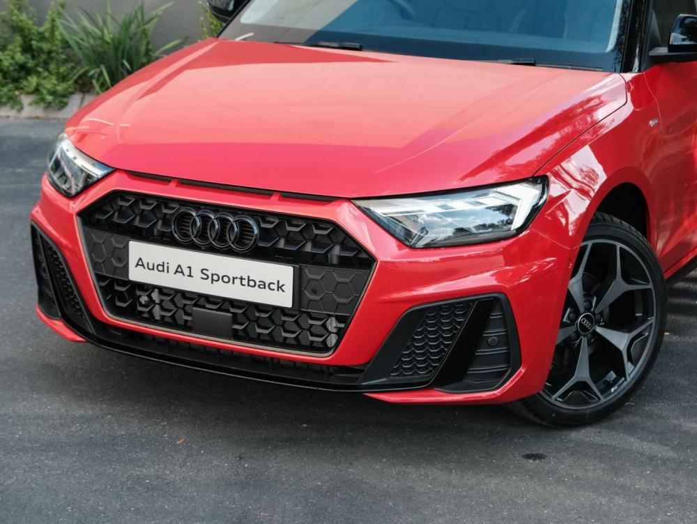 AUDI A1 SPORTBACK 30 TFSI BLACK EDITION S-TRONIC, image 2