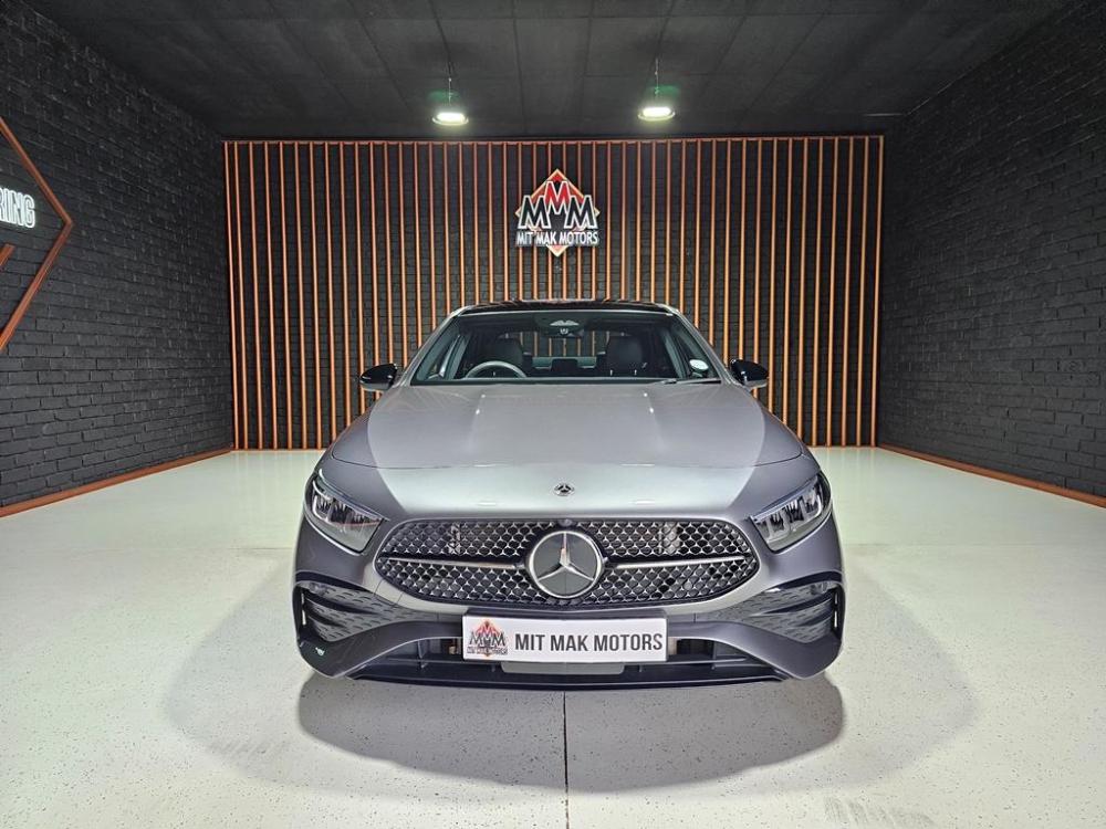 Mercedes-Benz A200 (4DR), image 2