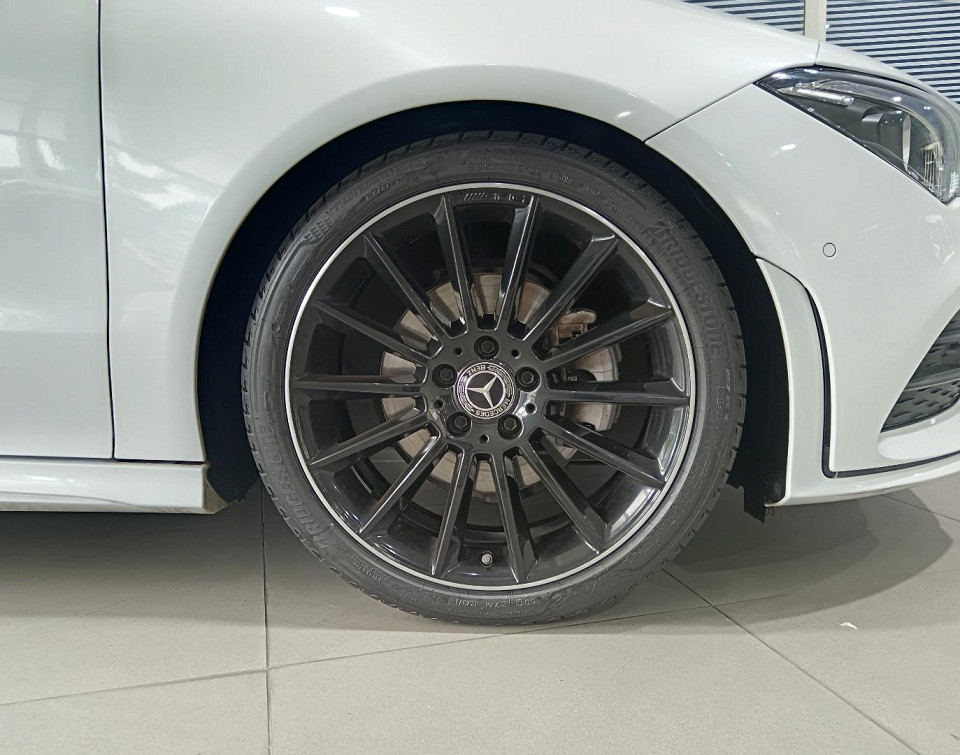 MERCEDES-BENZ CLA 200 PROGRESSIVE A/T, image 2