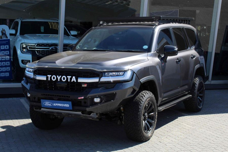 Toyota Land Cruiser 300 V6 3.5T GR-S, image 2