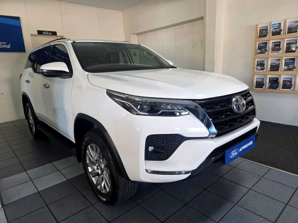 TOYOTA  FORTUNER 2.8GD-6 R/B A/T, image 1