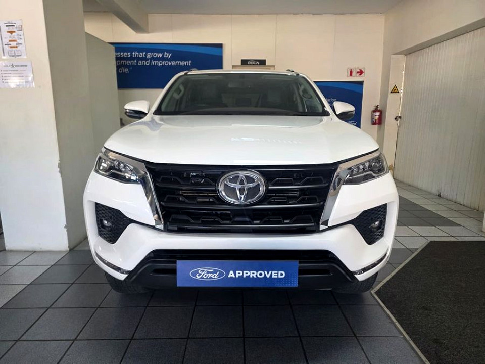 TOYOTA  FORTUNER 2.8GD-6 R/B A/T, image 2