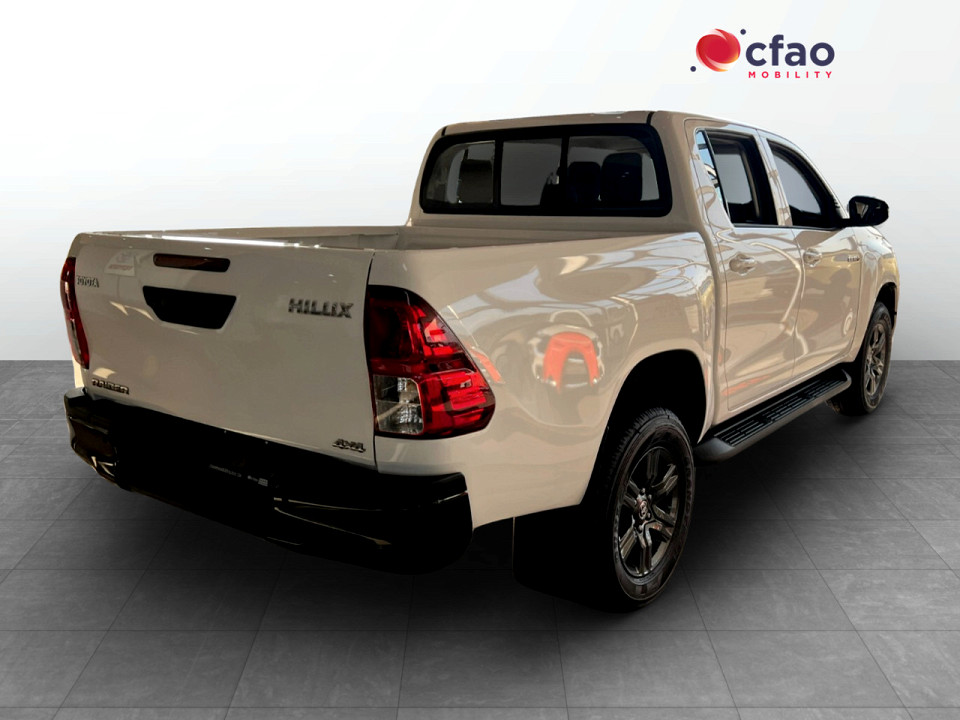 Toyota Hilux Double Cab  2.4GD6 4X4 Raider MT, image 2