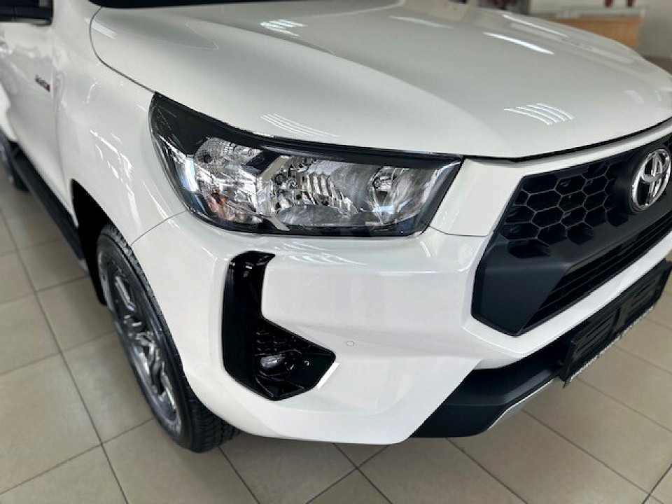 Toyota Hilux Double Cab 2.4GD6 RB Raider MT, image 2