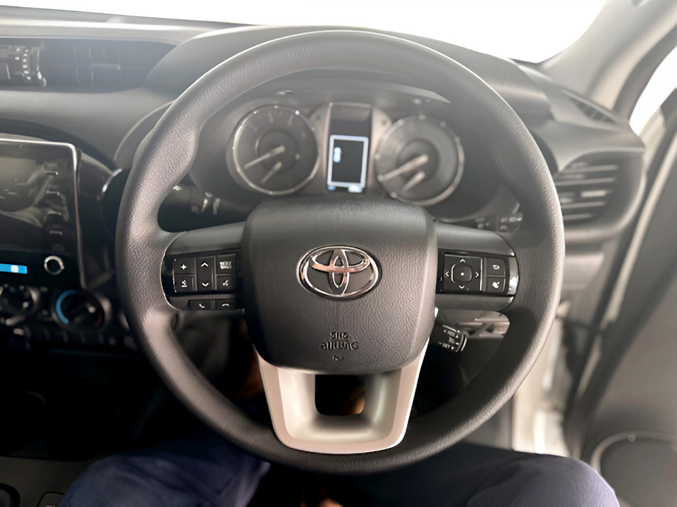 Toyota Hilux Double Cab 2.4GD6 RB Raider MT, image 2