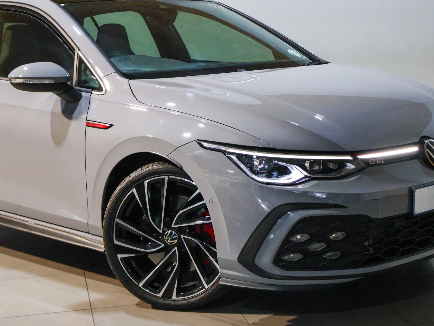 Volkswagen Golf 8 GTi  2.0 TSI DSG, image 2