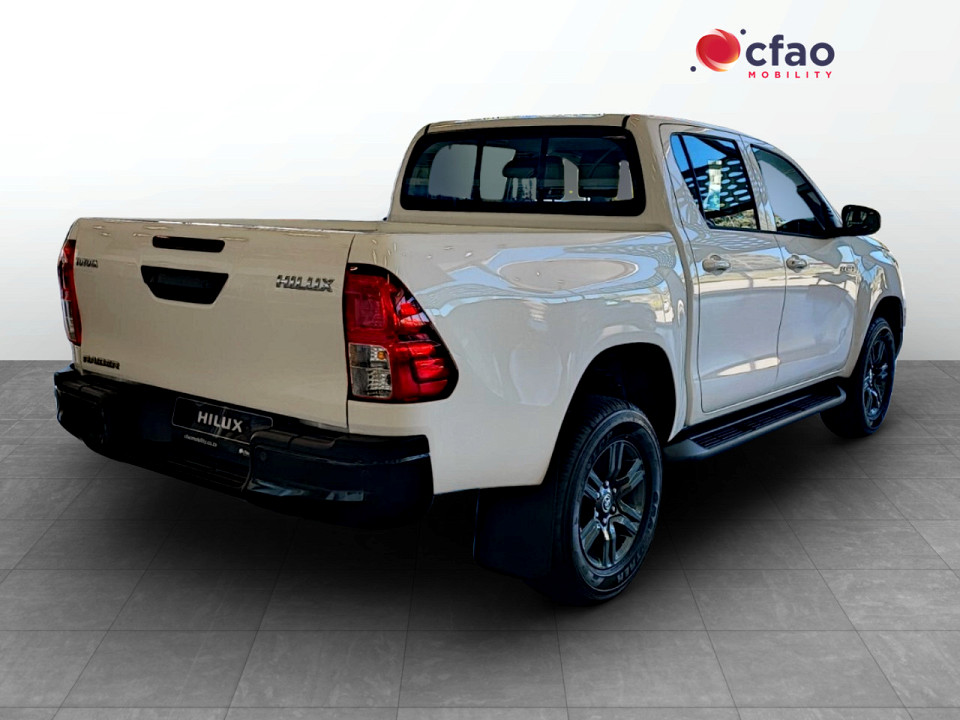 Toyota Hilux Double Cab  2.4GD6 4X4 Raider MT, image 2