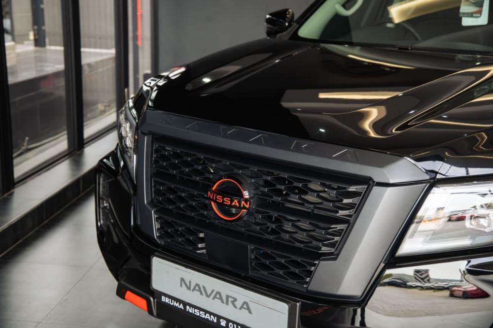 Nissan Navara 2.5DDTi Pro-2X Auto D/C P/U, image 2