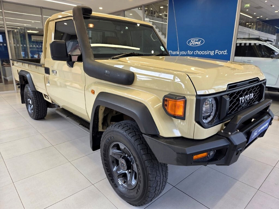 TOYOTA LAND CRUISER 79 2.8 GD-6 P/U S/C, image 1