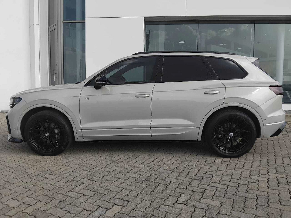 VOLKSWAGEN TOUAREG 3.0 TDI V6 R-LINE, image 2