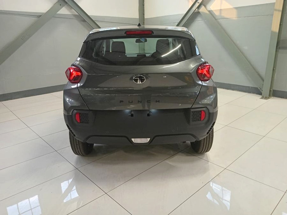 TATA PUNCH 1.2 ADVENTURE, image 2