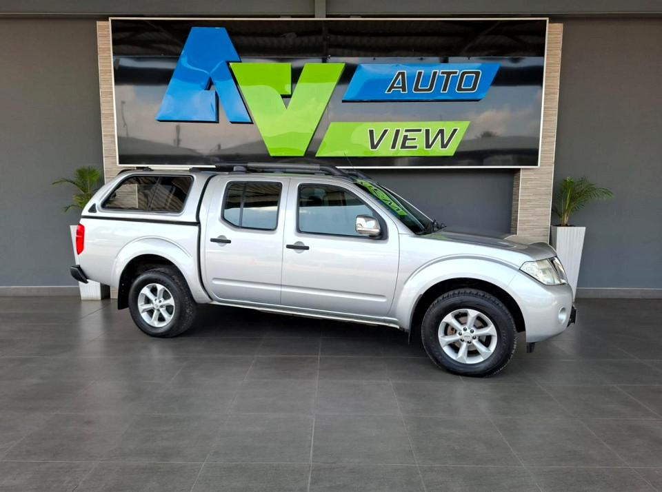 Nissan Navara 2.5dCi double cab 4x4 LE auto, image 2