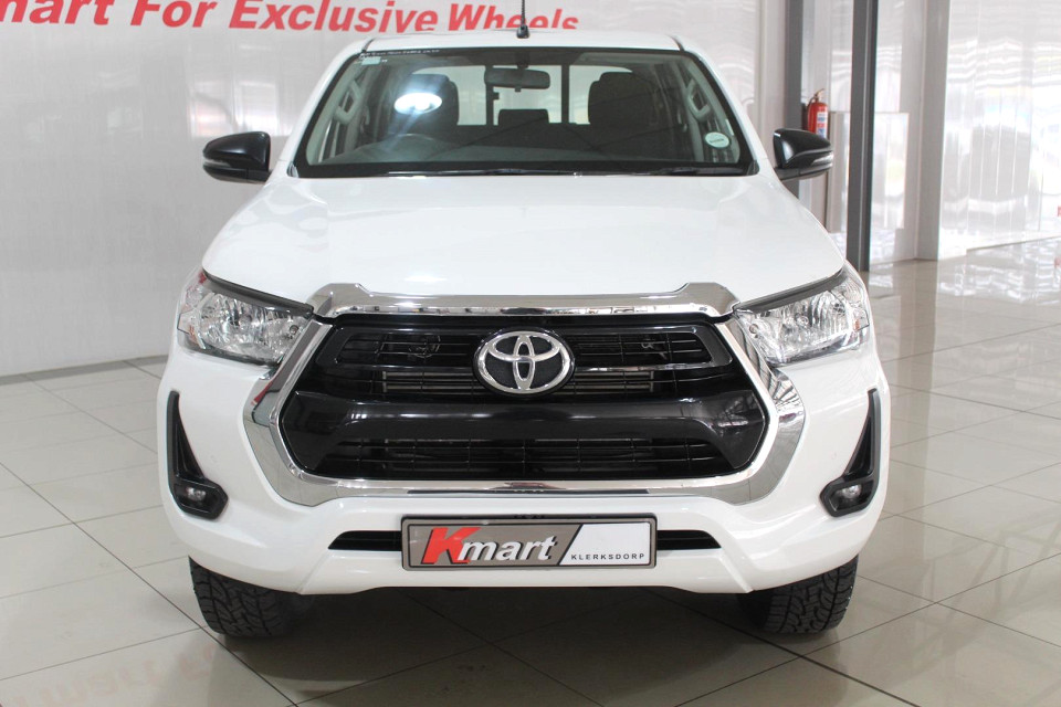 Toyota Hilux Double Cab  2.4GD6 4X4 Raider MT, image 2