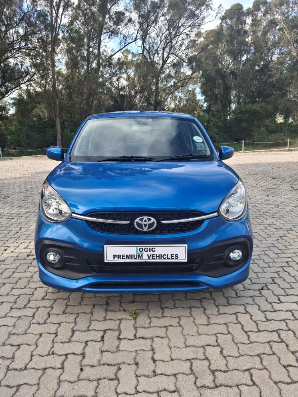 TOYOTA VITZ 1.0 XR AMT, image 2