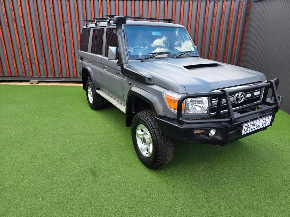TOYOTA LANDCRUISER 76 4.5D V8 S/W, image 1