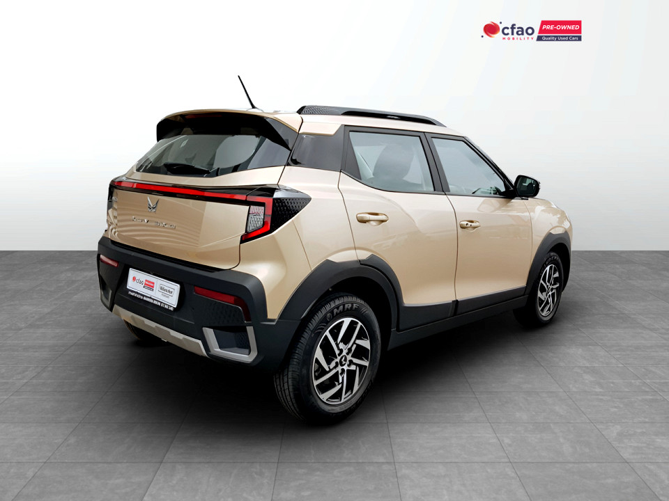 MAHINDRA XUV3XO 1.2T AX5 A/T, image 2