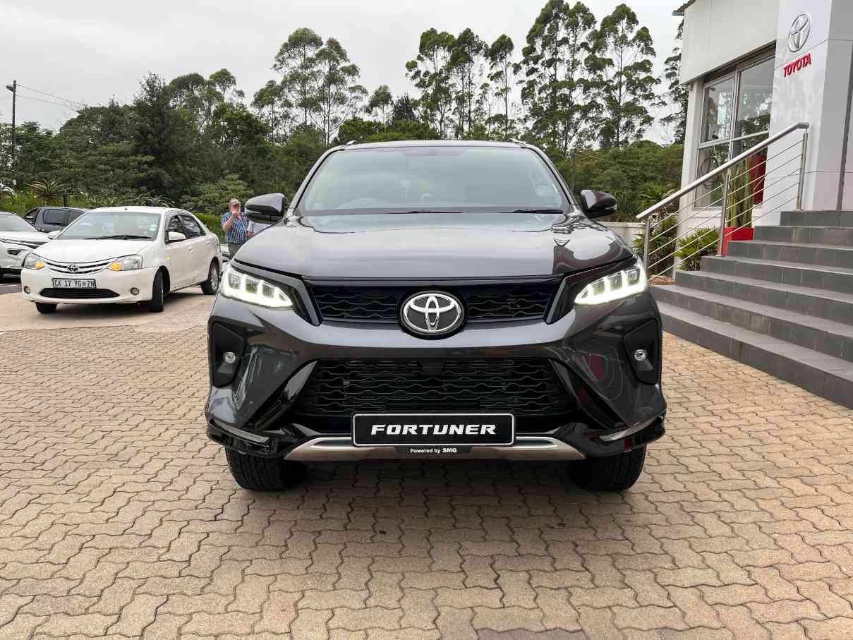 TOYOTA  FORTUNER 2.8GD-6 R/B A/T, image 2