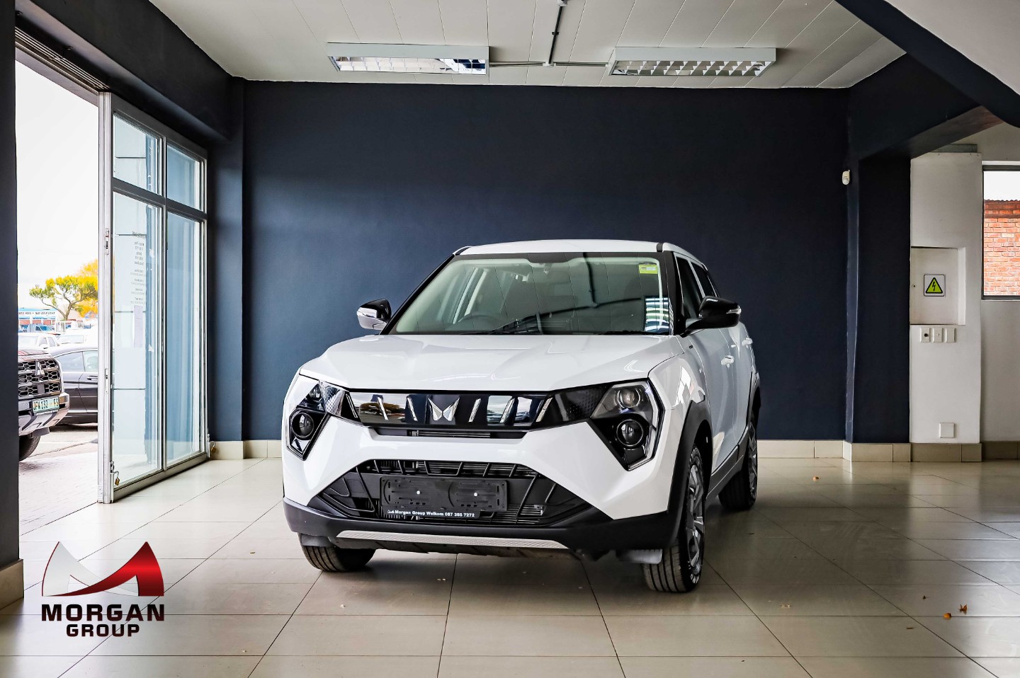 MAHINDRA XUV3XO 1.2T MX2 A/T, image 1