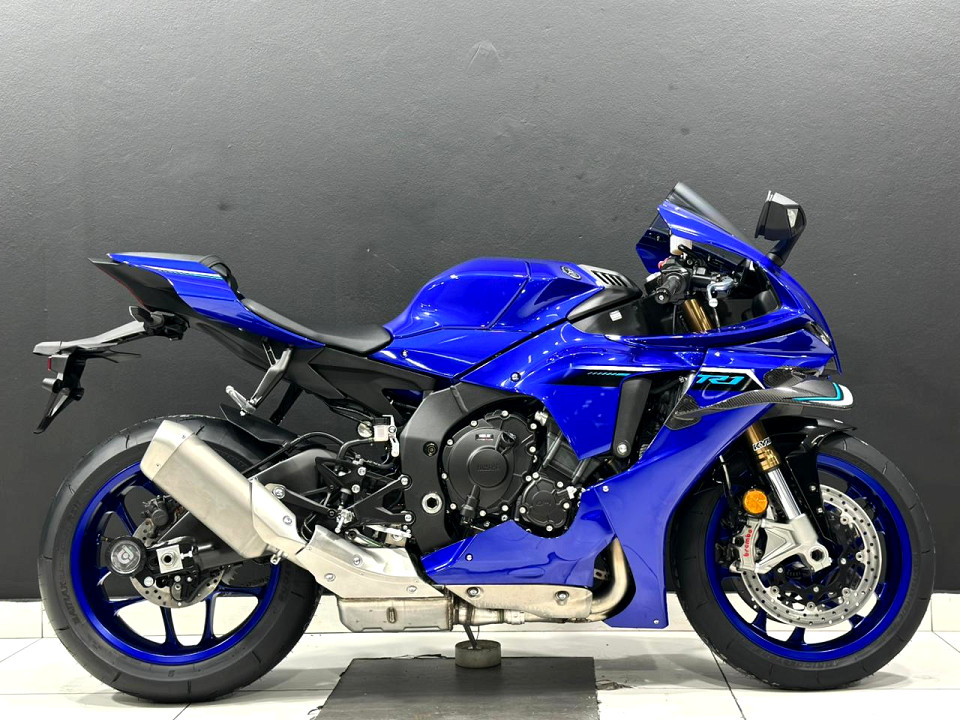 YAMAHA R-1, image 2