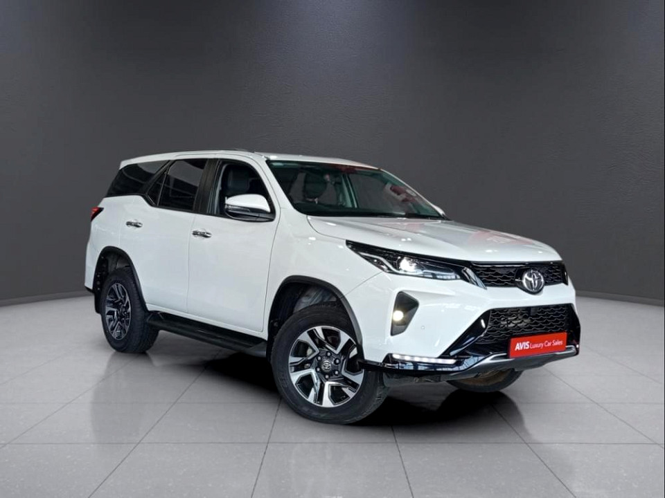 TOYOTA  FORTUNER 2.4GD-6 R/B A/T, image 1