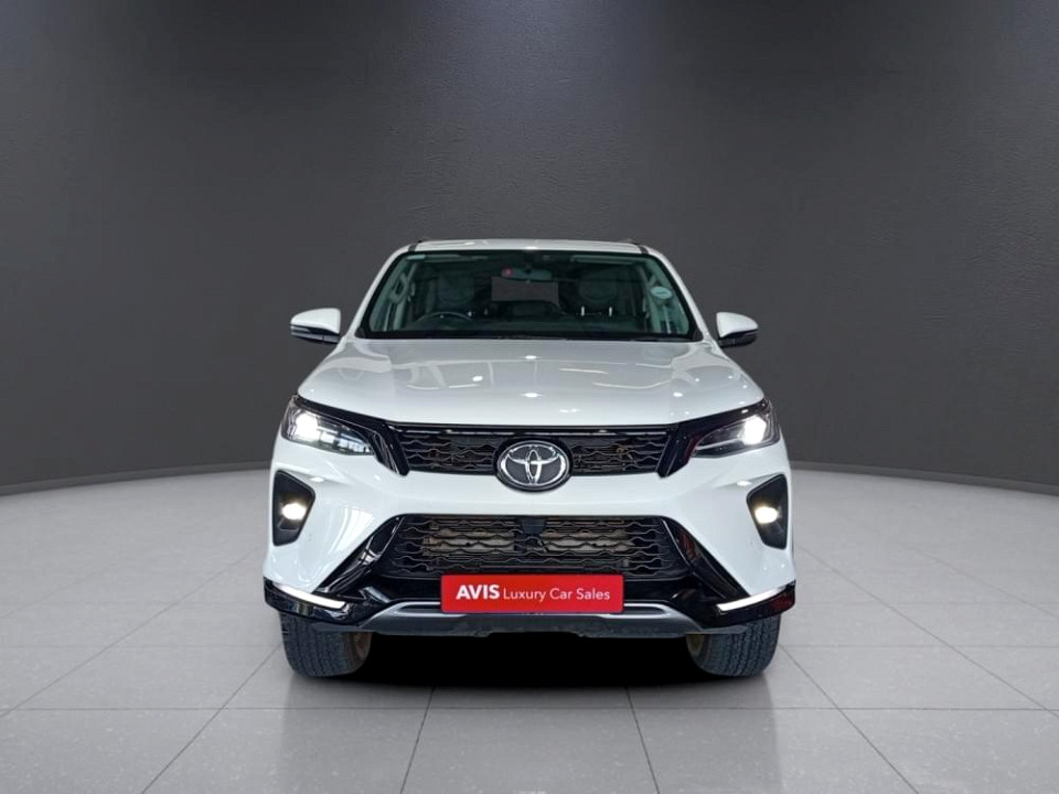 TOYOTA  FORTUNER 2.4GD-6 R/B A/T, image 2