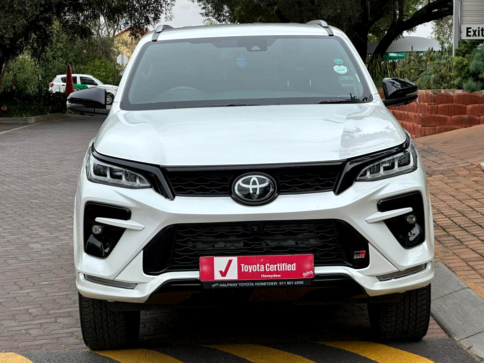 TOYOTA FORTUNER 2.8GD-6 4X4 GR-S A/T, image 2