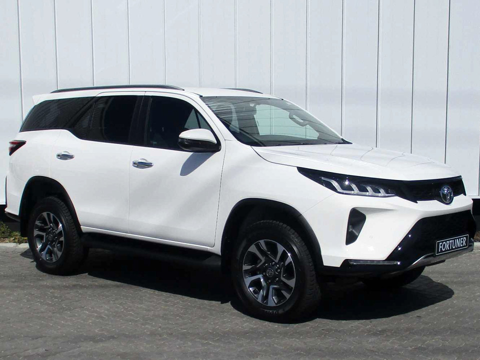 TOYOTA  FORTUNER 2.8GD-6 R/B A/T, image 1
