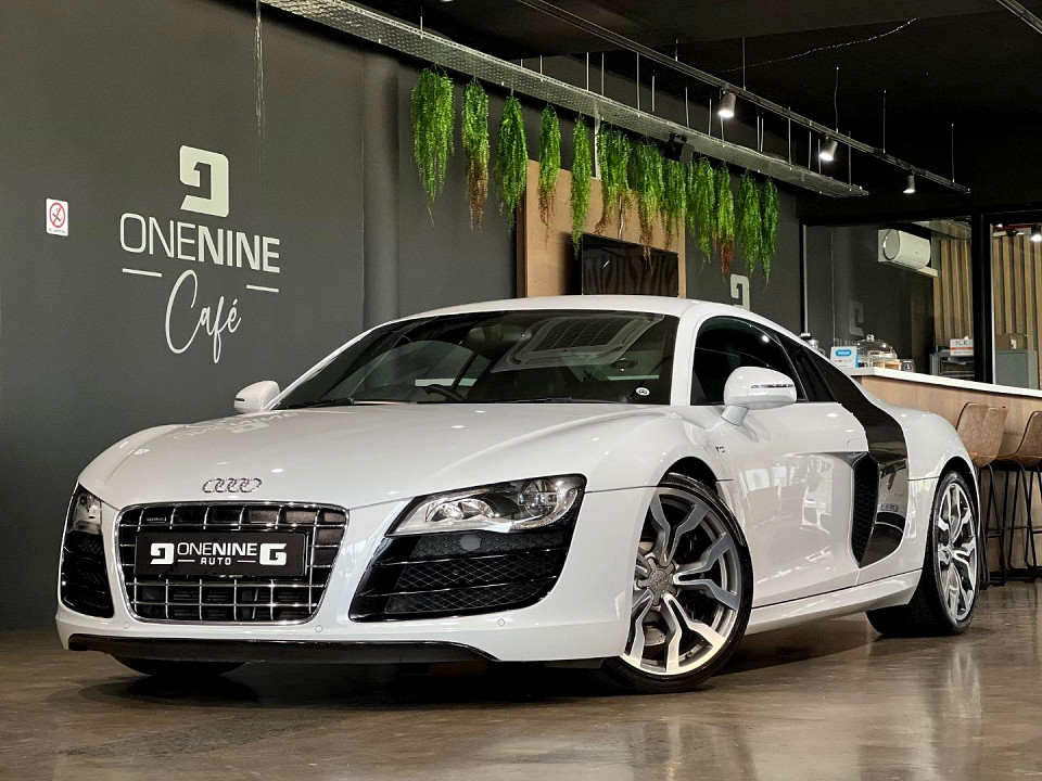 AUDI R8 5.2 FSi QUATTRO A/T, image 1