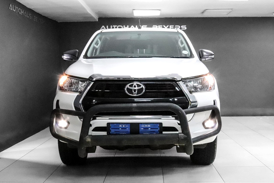Toyota Hilux Double Cab  2.4GD6 4X4 Raider MT, image 2
