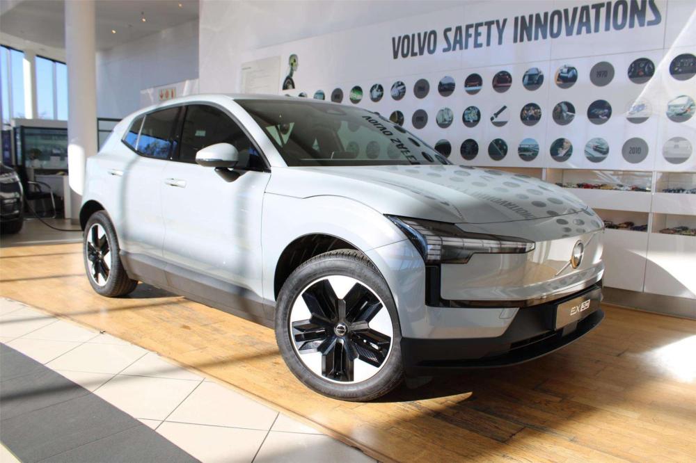 Volvo EX30 Core Single Motor, image 1