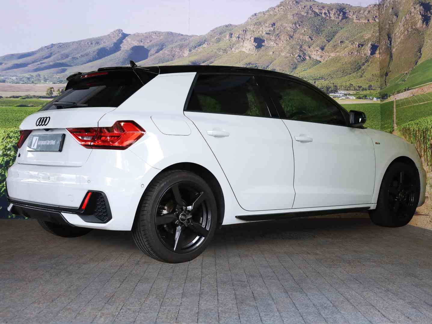 AUDI A1 SPORTBACK 30 TFSI BLACK EDITION S-TRONIC, image 2
