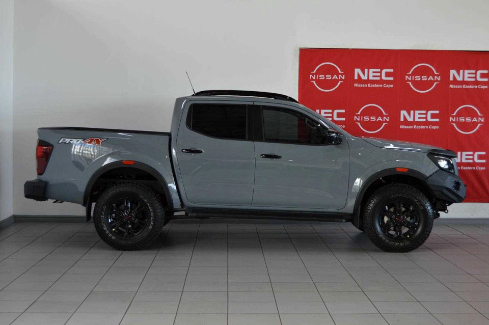 NISSAN NAVARA 2.5DDTi PRO-4X 4X4 A/T D/C P/U, image 2