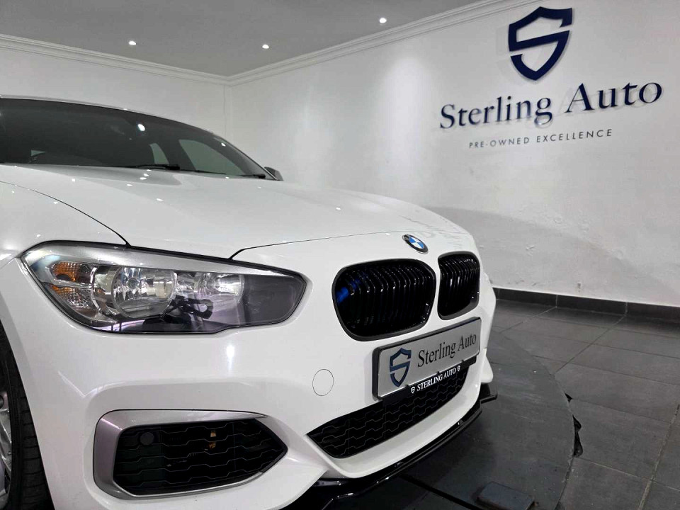 BMW M140i 5-door sports-auto, image 2
