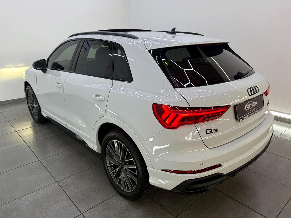 AUDI Q3 35 TFSI STRONIC BLACK EDITION, image 2