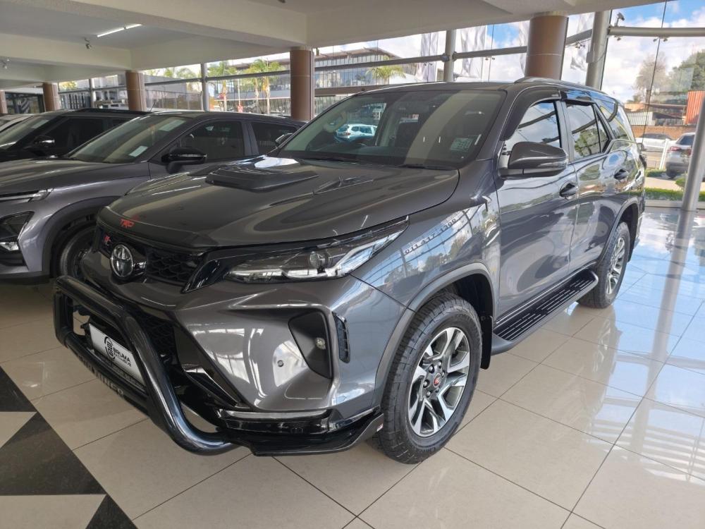 TOYOTA  FORTUNER 2.4GD-6 R/B A/T, image 1