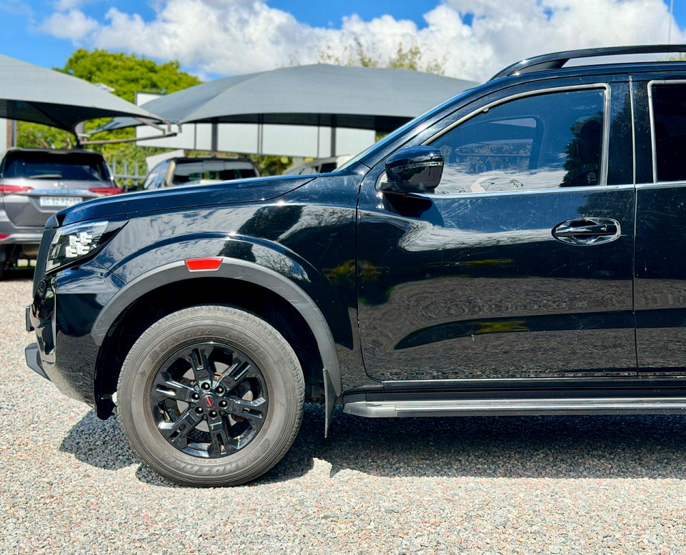 NISSAN NAVARA 2.5DDTi PRO-2X A/T D/C P/U, image 2