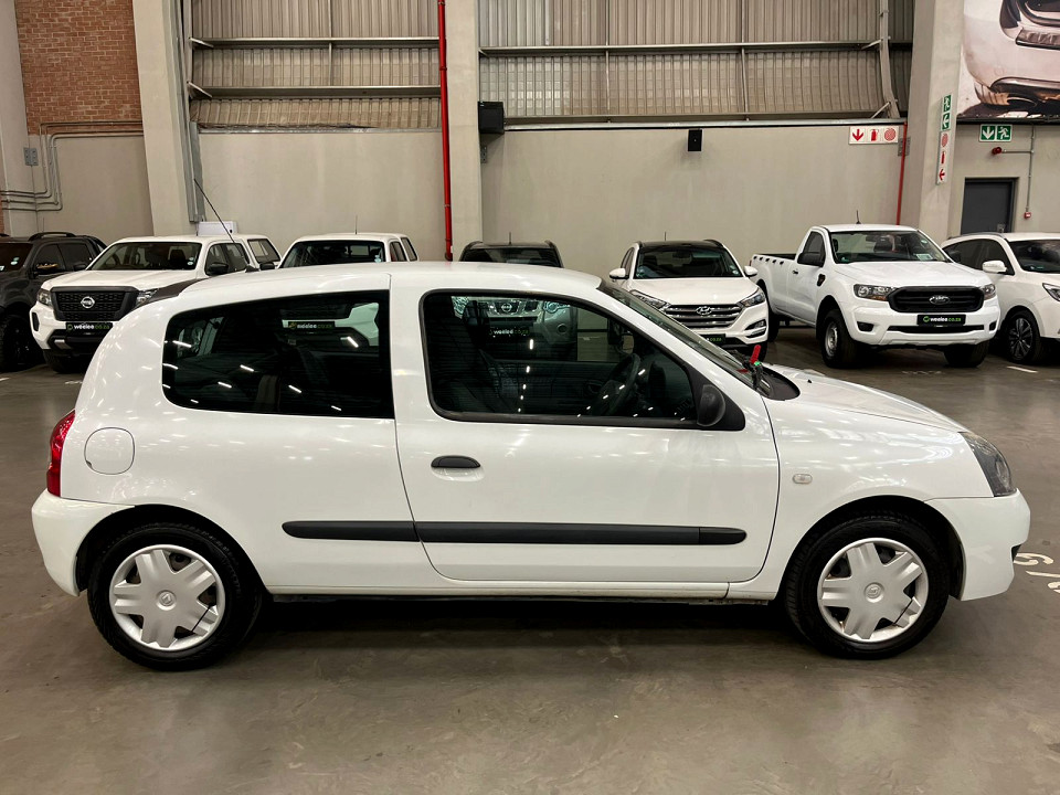 RENAULT CLIO 1.2 VAVAVOOM 3dr, image 2