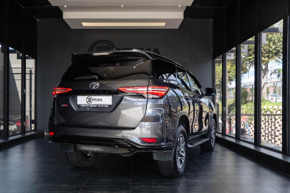 Toyota Fortuner 2.4GD-6 R/B A/T, image 2