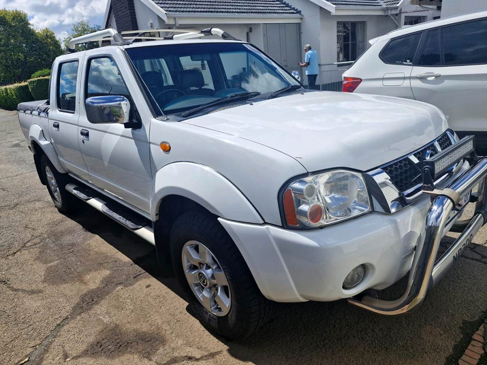Nissan NP300 Hardbody 2.4 Hi-Rider D/Cab, image 1